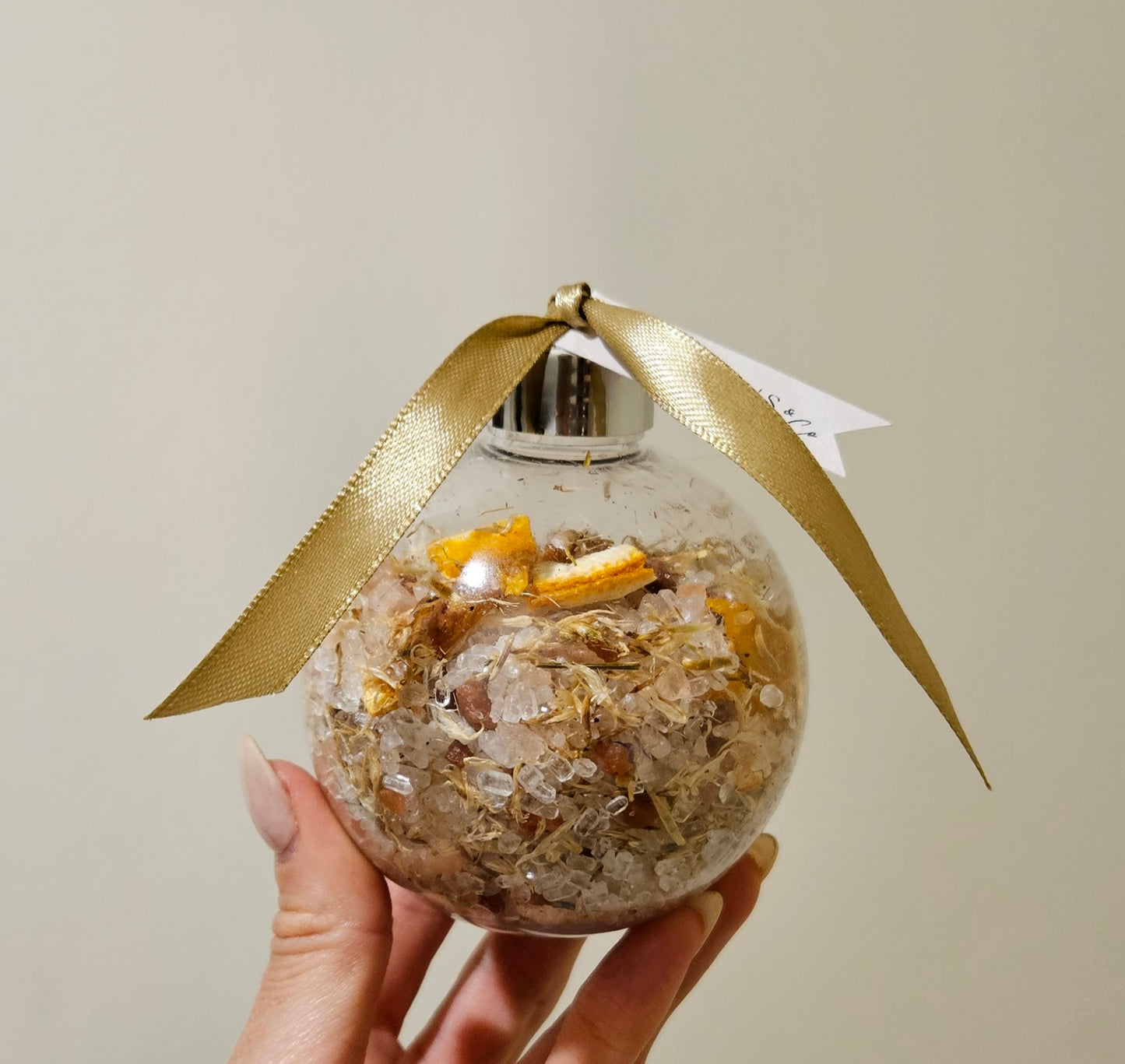Christmas Bauble Bath Salts 100g